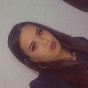 Meet your Posher, Ella